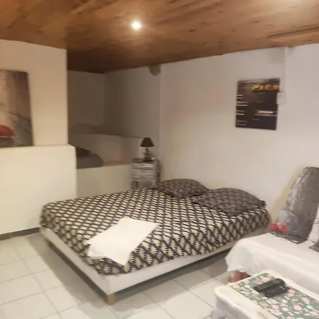 Appartement Ingrid Mary à Nîmes Extérieur photo
