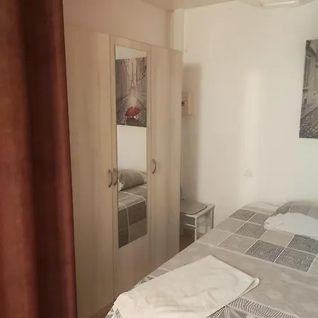Appartement Ingrid Mary à Nîmes Chambre photo