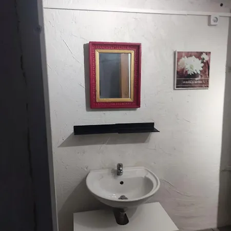 Ingrid Mary Apartment Nîmes Room photo